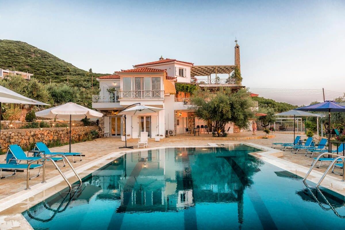 Villa Needa'S - Emotions House Crystal Pool Mikrá Mandínia Kültér fotó